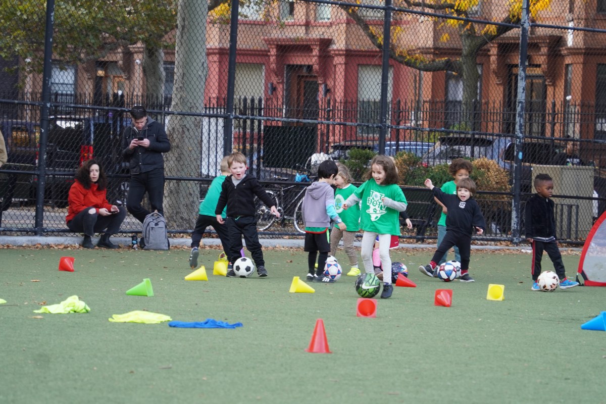 soccer-classes-for-kids-in-brooklyn-ny-dribbling-exercise-on-field